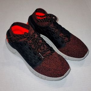 UNDER ARMOUR UA HOVR PHANTOM NC BLACK / RED